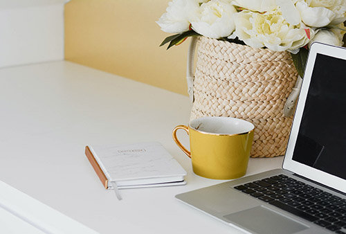 Desk with computer, notebook - Virtual Sessions